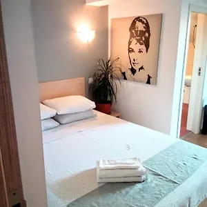 (adults Only) 3*, Bucarest Roumanie